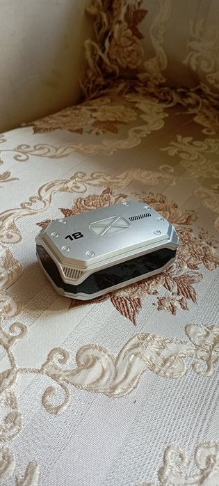 Беспроводной наушник