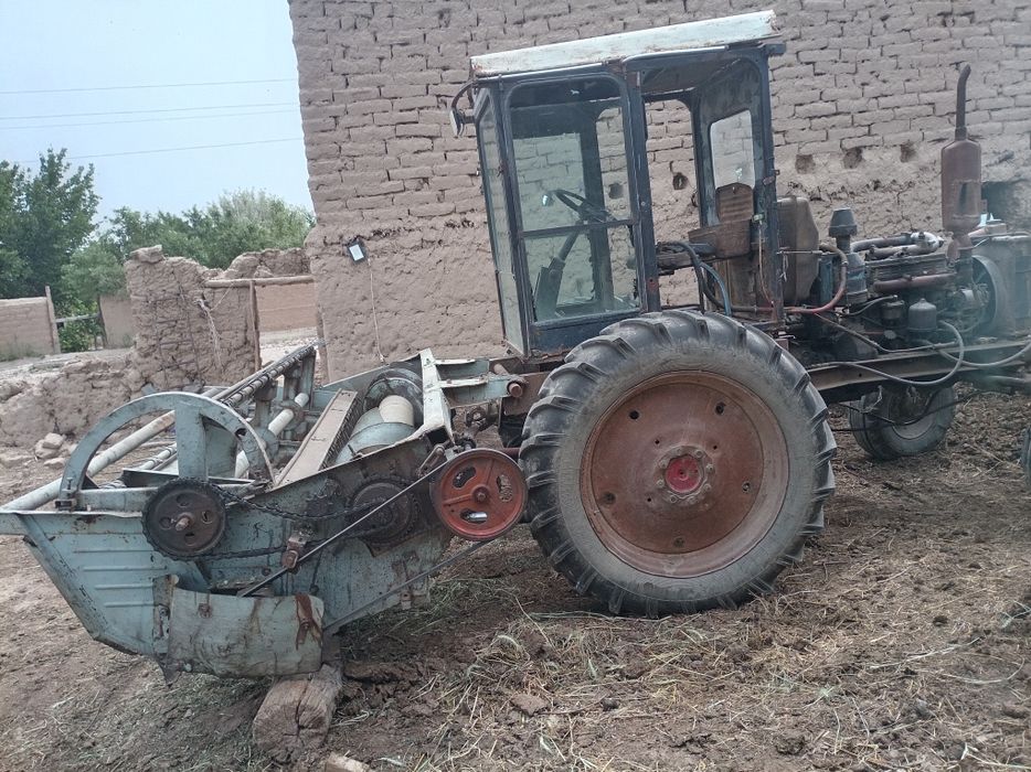 Traktor ot oraydigan JATKA sotiladi