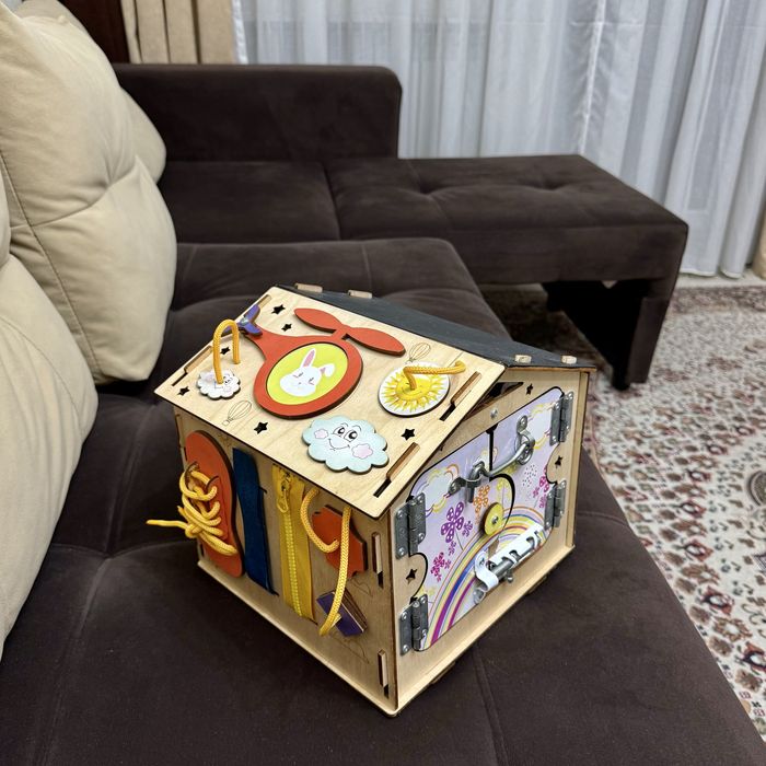 Бизиборд с доской для рисования