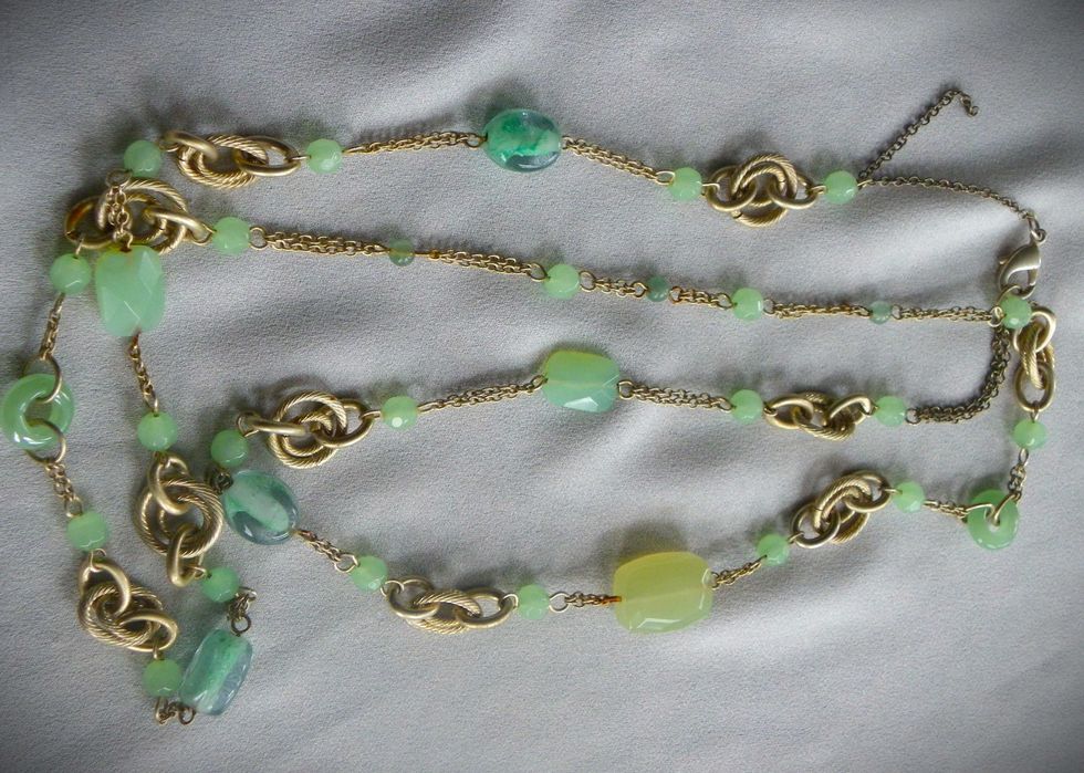 Антикварен гердан от Fenton glass с ураново и жадеитово стъкло