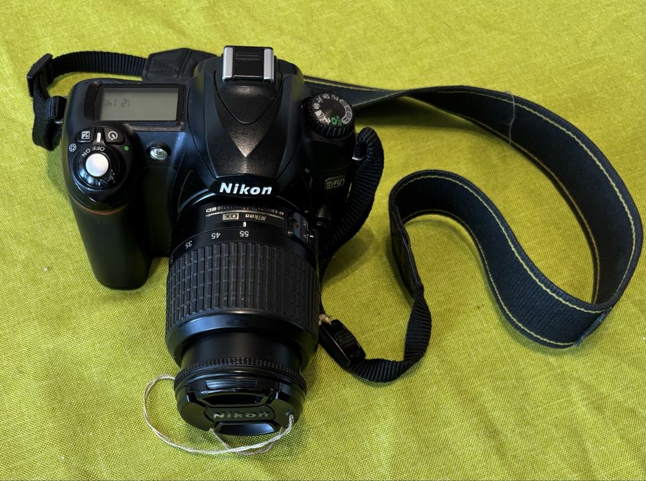 Продавам  фотоапарати NIKON D50  и  PRAKTIKA MTL 3