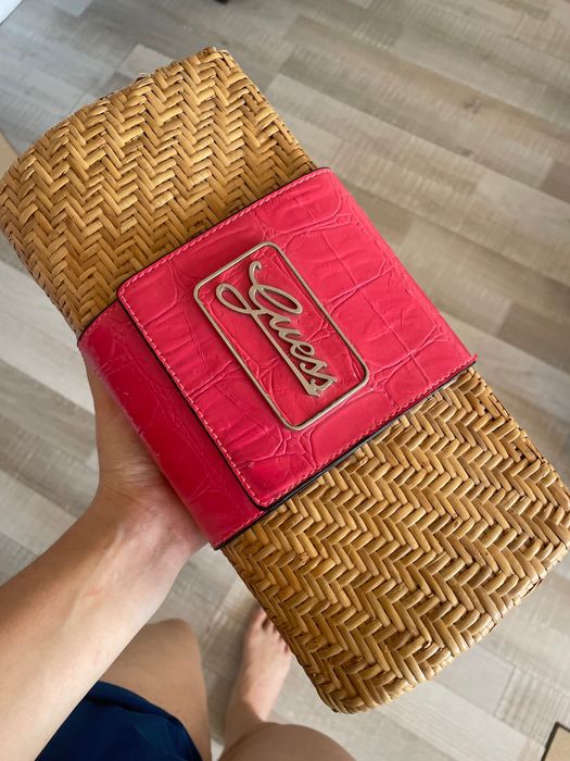 Продавам дамска чанта без дръжка