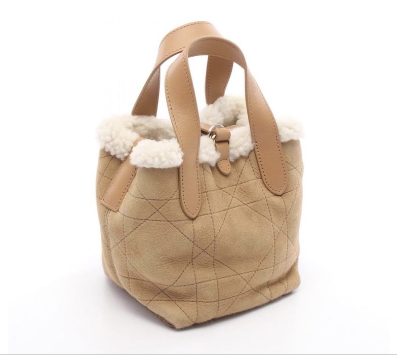 Dior чанта с пух