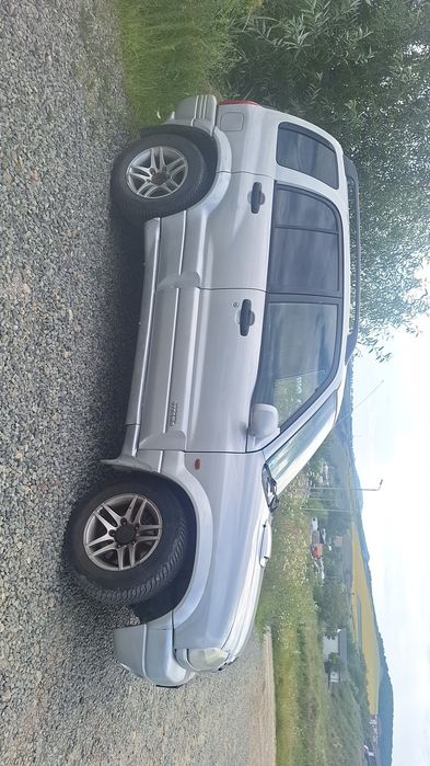 Vând Suzuki grand vitara