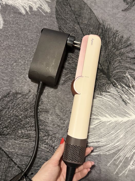 Placa de indreptat parul Dyson