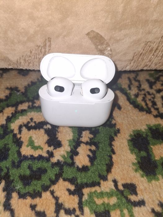Airpods 3 новые.