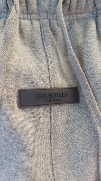 Essentials dark oatmeal