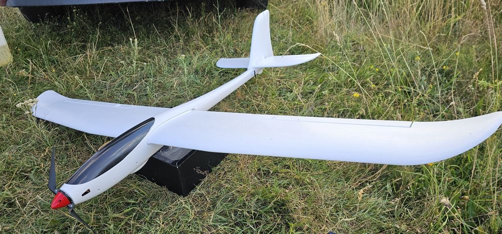 Planor Nou avion  aeromodel  motoplanor