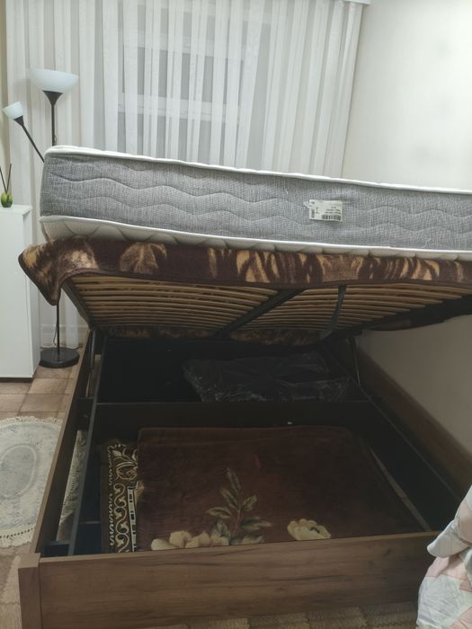 Продам: двухспальная кровать 200*160см