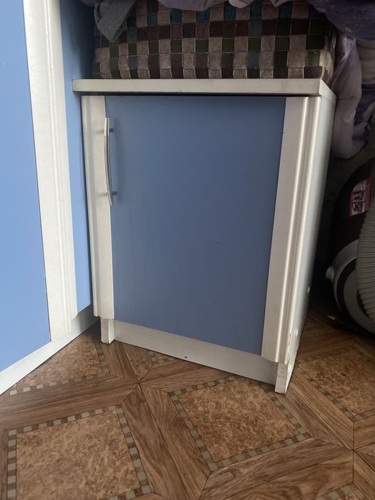 Продам комод с зеркалом