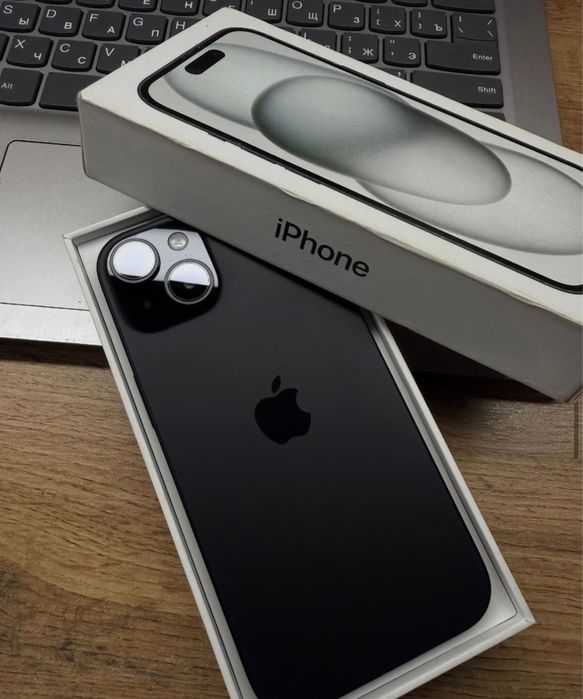 Айфон 15 128бгб.