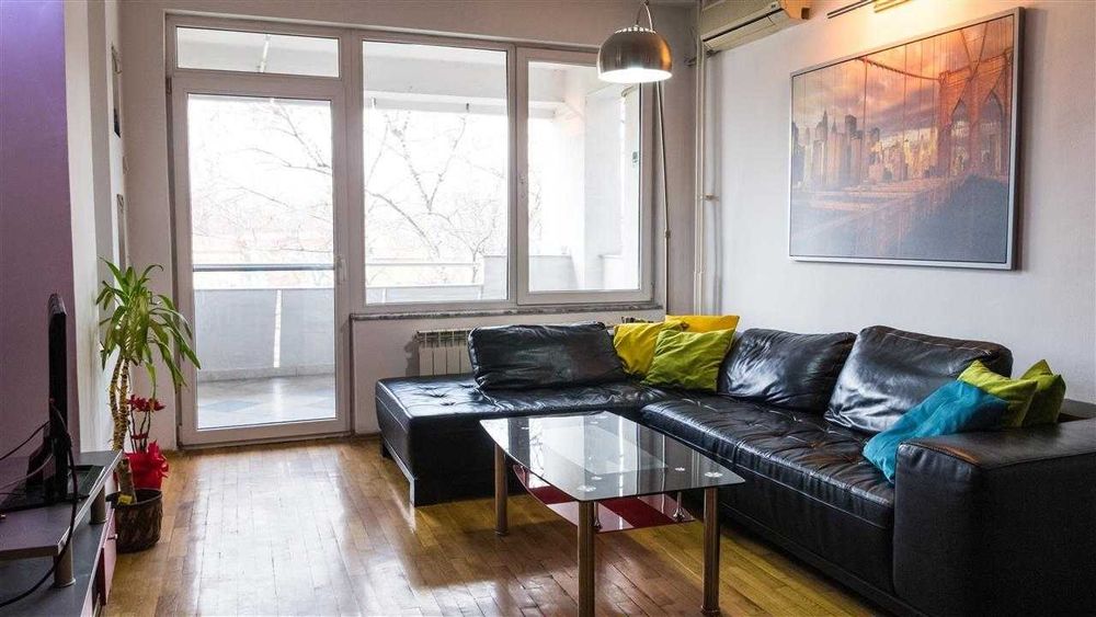 Дава се под наем Двустаен апартамент в Бургас, Славейков - 68 кв.м за 204 € - Снимка #1