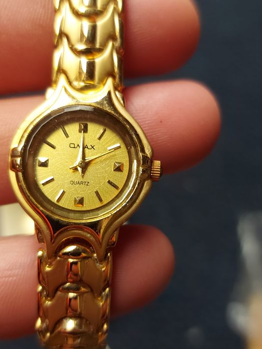 Два броя часовници чисто нови