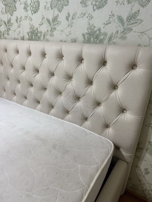 продам Кровать в спальню