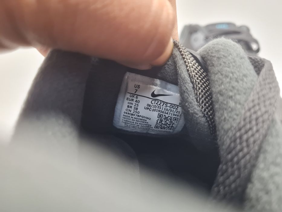 Маратонки Nike Air Max TL

Чисто нови без  кутия.

Размер 40 стелка 25 см.

Цена 75 евро.
