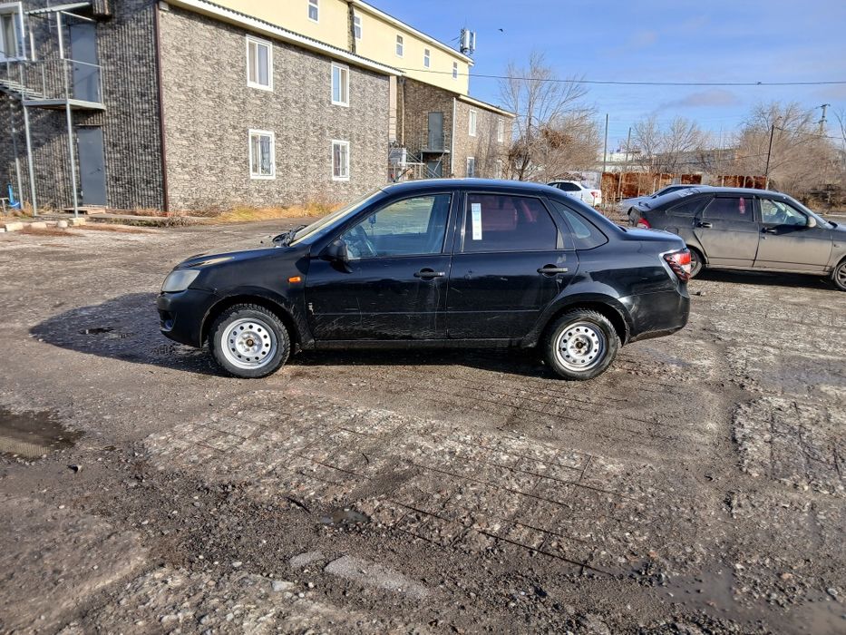 Продам хорошую машину гранту 2012г.