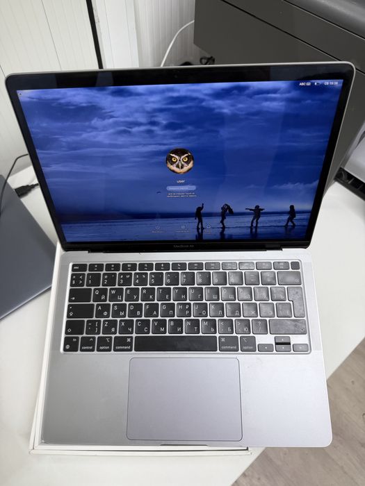 Macbook air. M1 256gb