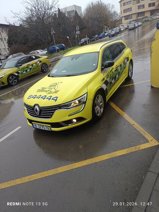 Автомобила е в много добро състояние както технически така и козметичн