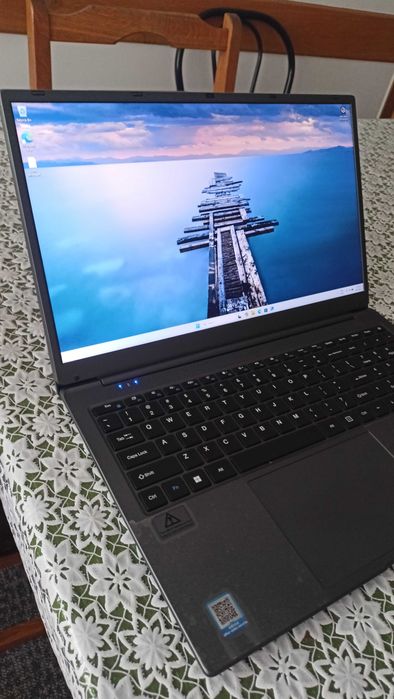 Laptop 17,3 inch aproape nou