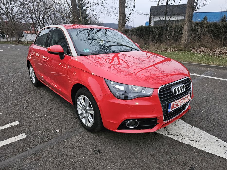 A1 2013 Euro 5 Benzina 4 uși Incalz scaune Senz Parcare Carte Service