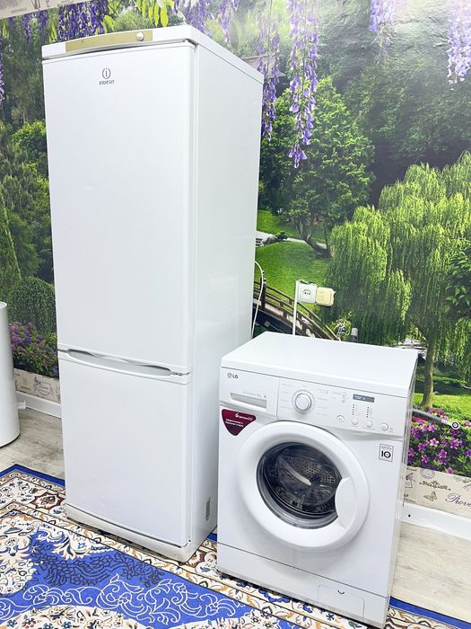 Продам Холодильник с Машинкой LG