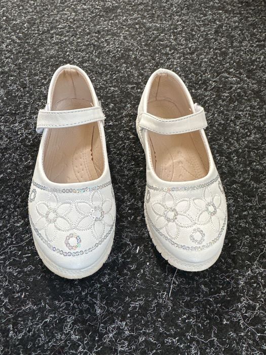 Нарядные туфли для девочки