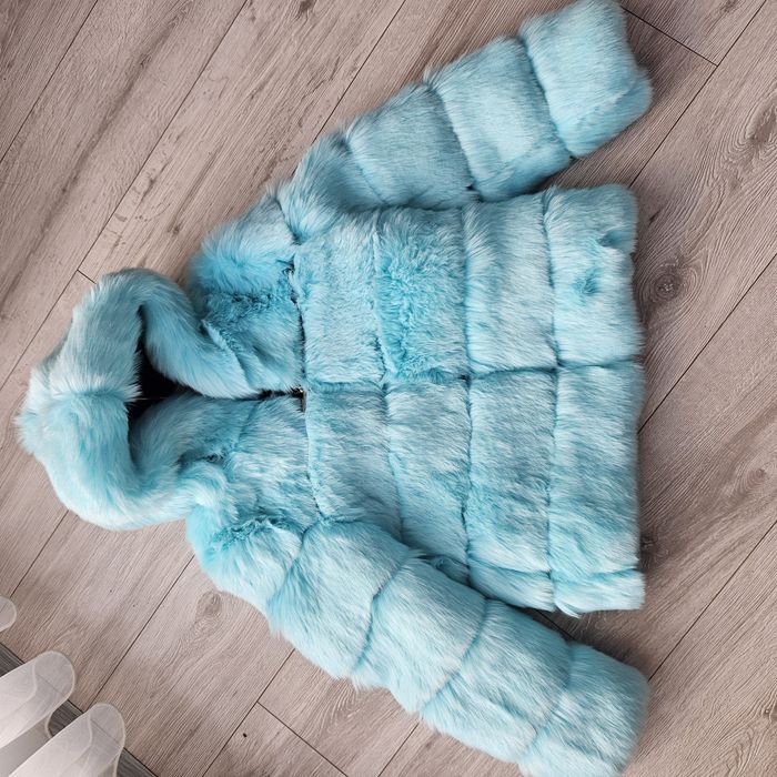 Страхотно чисто ново светло синьо/тюркоаз/палто