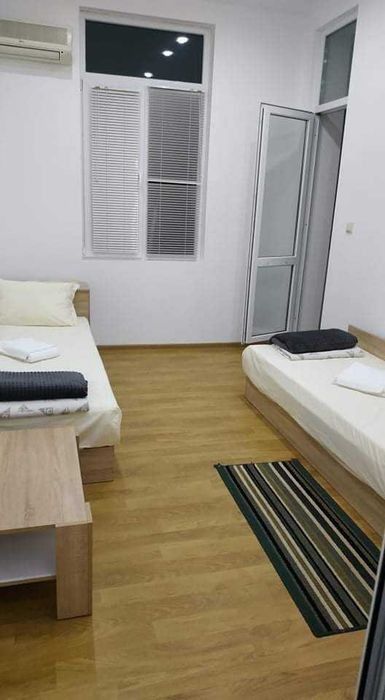 Дава се под наем Тристаен апартамент в Бургас, Център - 90 кв.м за 216.75 € - Снимка #3