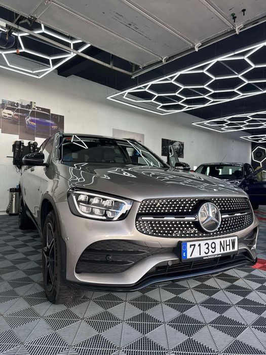 Mercedes-Benz GLC 300 e 4MATIC Off-Roader hibrid