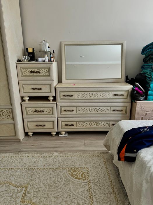 Спальный мебель………………..