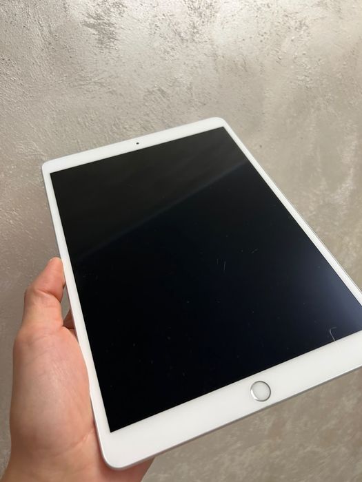 • Ipad  Air  3 • 64gb •
