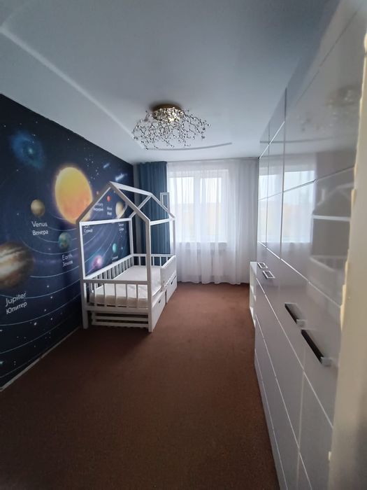 3 - комнатная квартира ( Центр)
