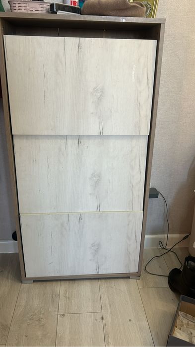 Продаю обувница