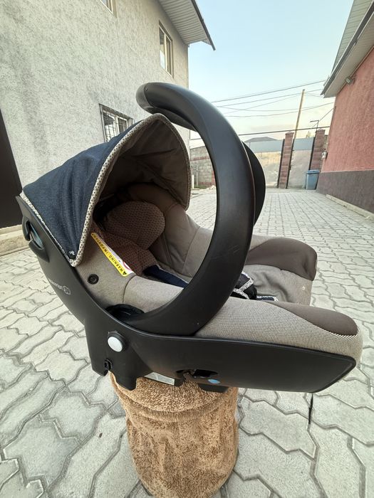 Продам автолюльку Bebe confort
