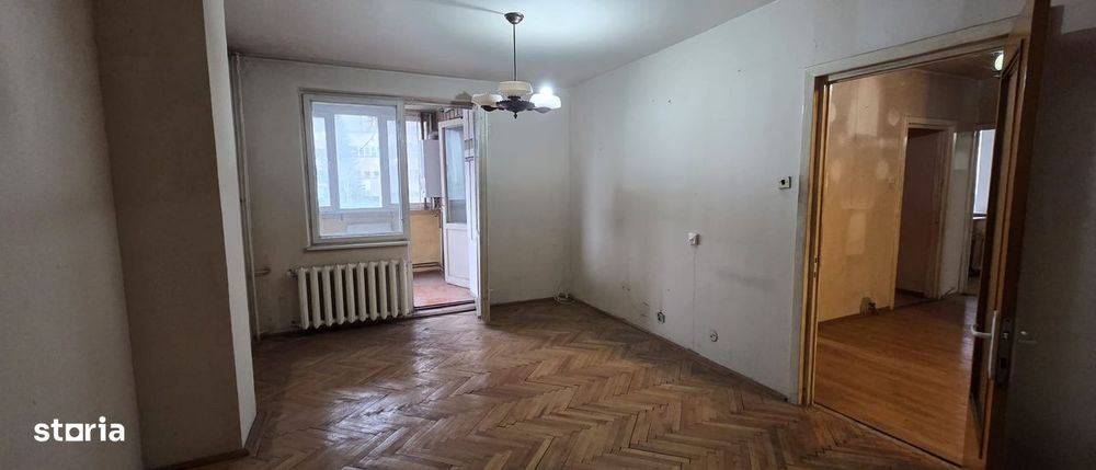 Apartamen cu 3 camere situat in Centrul Nou, decomandat, etaj 2/4!
