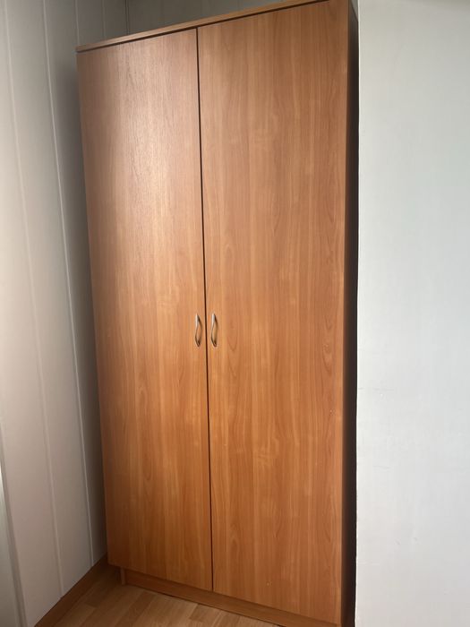 Шкаф двухдверный