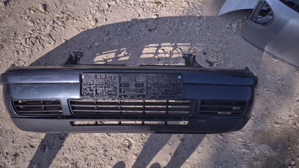 Оригинални Предни Брони за Голф 4