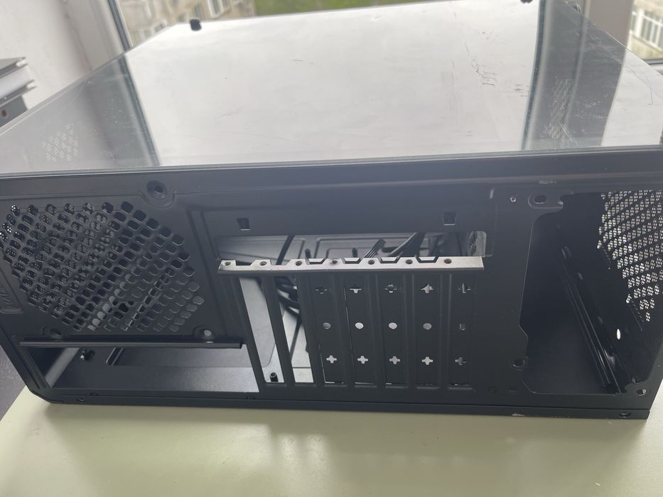 Carcasa Gaming PC Aerocool Rift RGB stare buna.