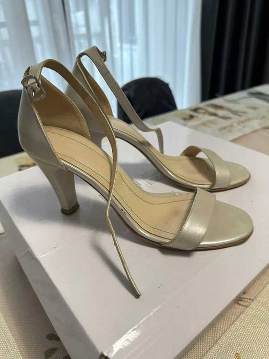 Sandale elegante din piele