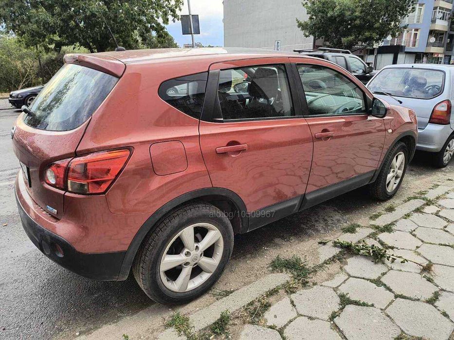 Продавам Nissan Qashqai