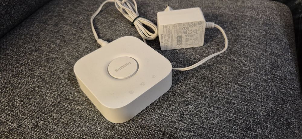 Philips Hue Bridge 2.1 - Смарт хъб за осветление