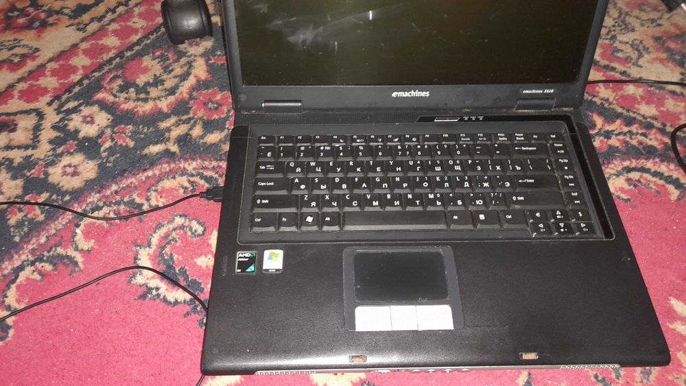 Меняю ноутбук acer emashines полностью рабочий windows 7