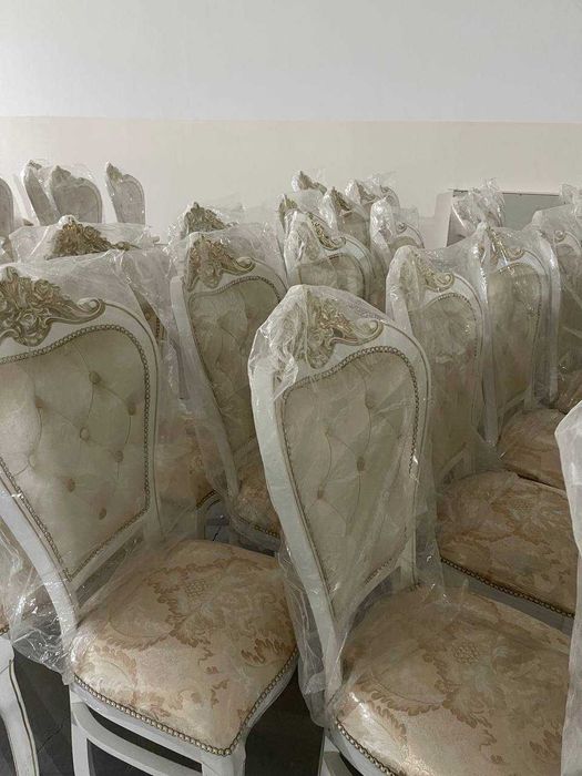 Продаю мебелный стул