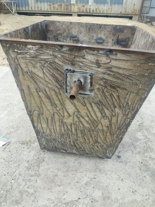 Мусорный контейнер