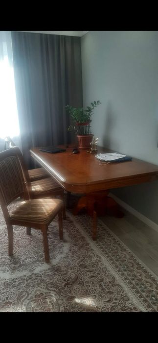 Продам большой стол из дуба