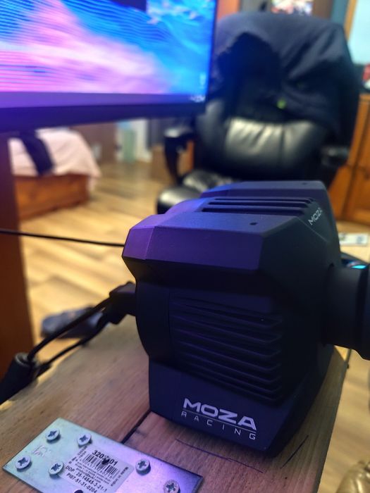 Moza R3 база + педали