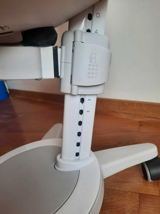 Стол за бюро подходсш за деца,, ергономичен