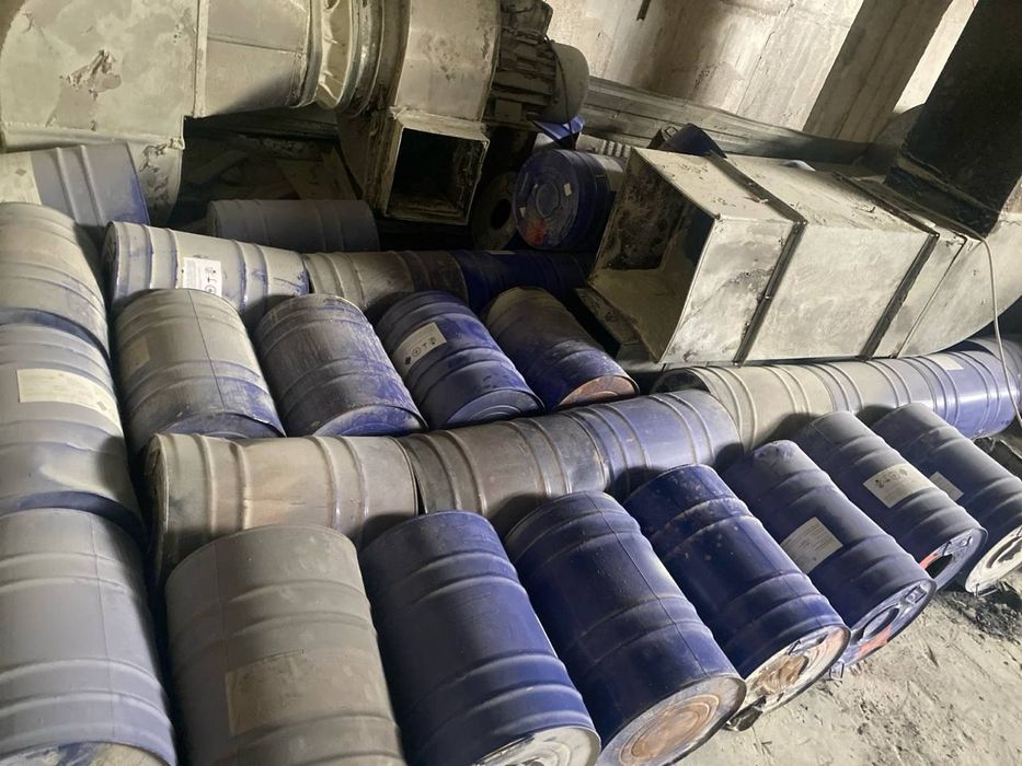 Пустой бочка сотилади грунтовкадан бушаган