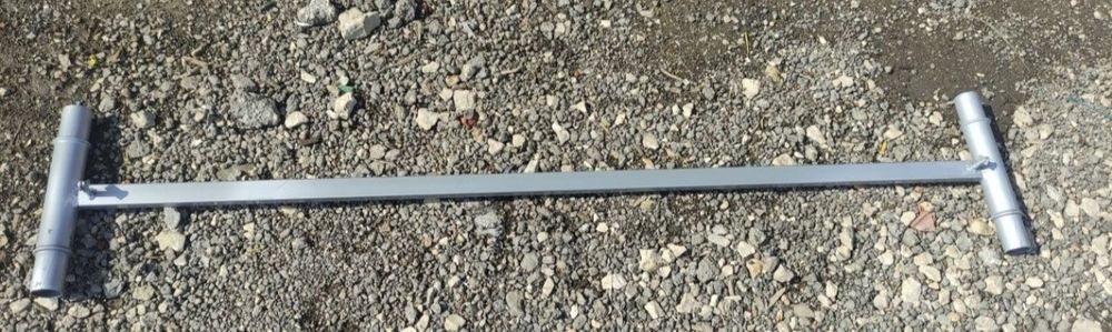 Продавам чисто ново метално олекотено мобилно скеле на колела!