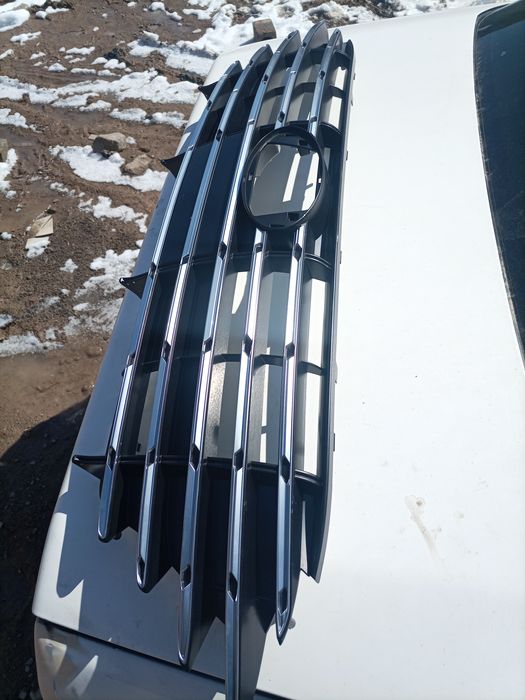 Продам решотку бампера Сонатта